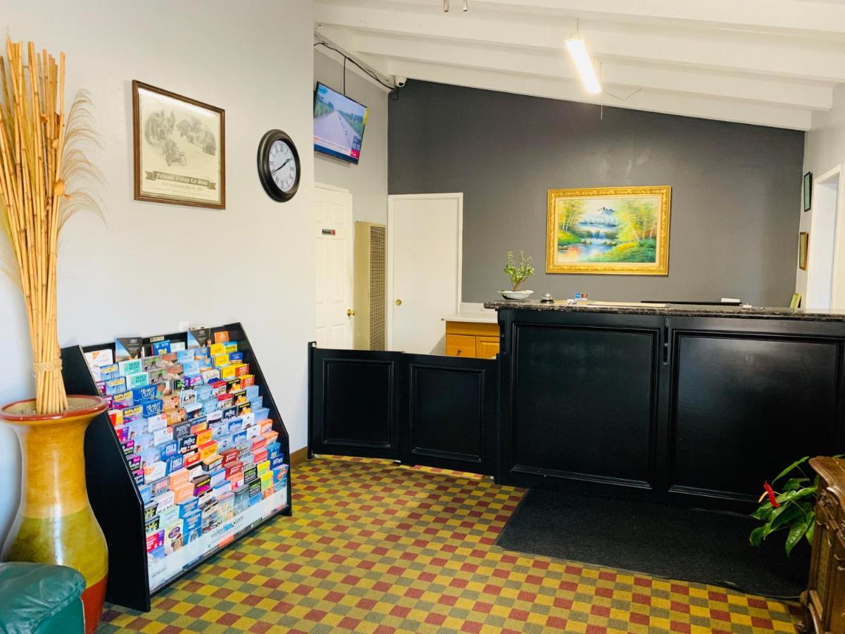 Fallbrook Country Inn - Housity