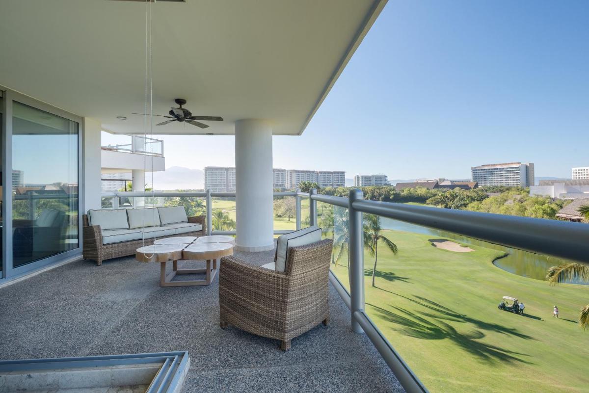 Condo en Nuevo Vallarta con playa en Vidanta - Housity