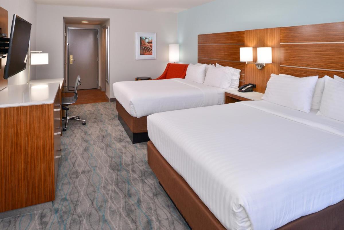 Holiday Inn Express & Suites Austin North Central, an IHG Hotel - Housity