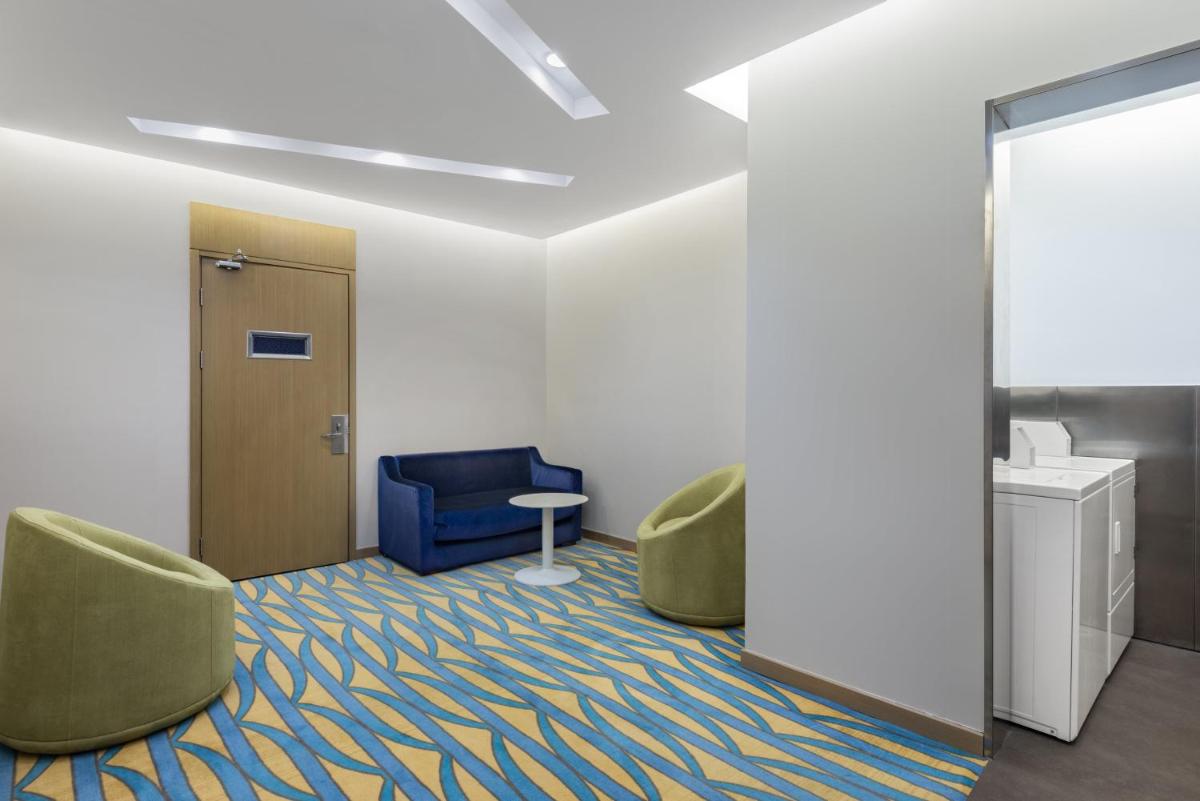Holiday Inn Express Nantong Downtown by IHG - Housity
