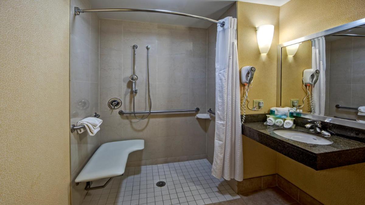 Holiday Inn Express & Suites Cookeville by IHG - Housity