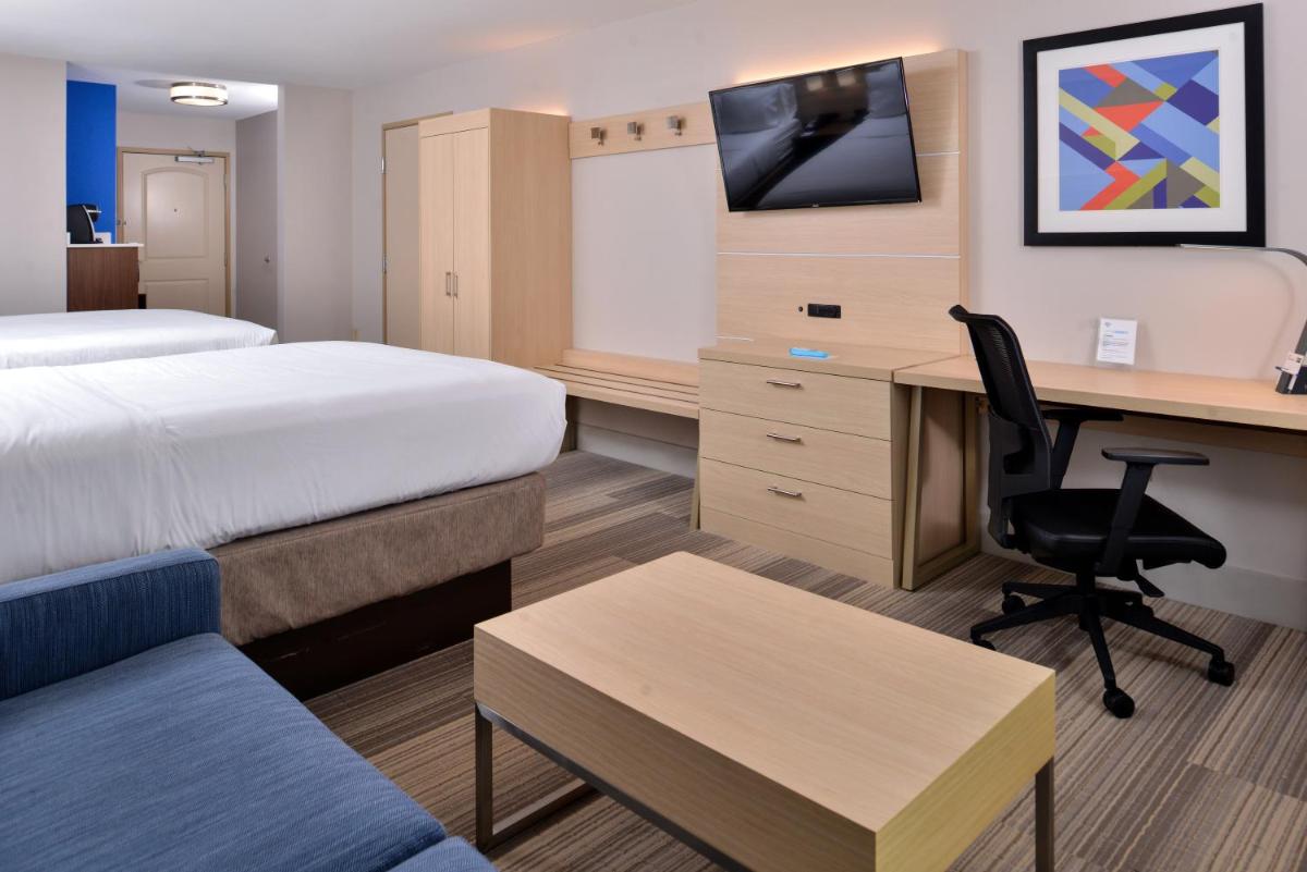 Holiday Inn Express Hotel & Suites Cincinnati - Mason, an IHG Hotel - Housity