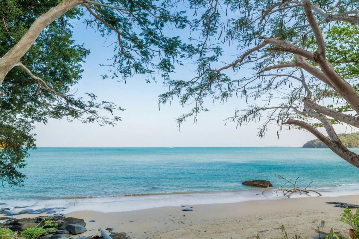 Koh Sirey Beachfront Pool Villa - Housity