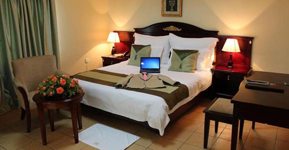 Moba Hotel & Convention Centre - Housity