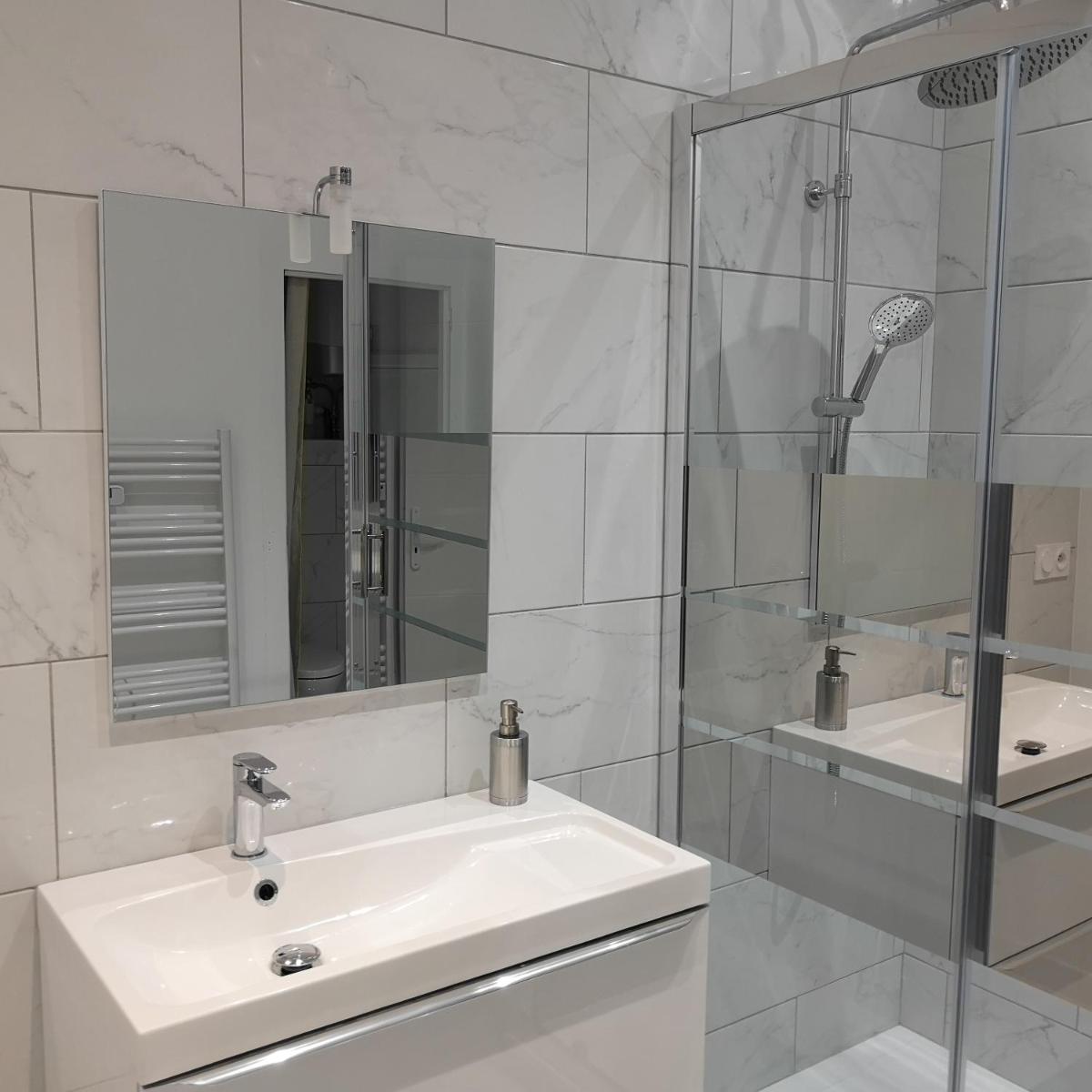 Suite Mermoz -T3- Belle vue - Billard-wifi-Vélo - Housity