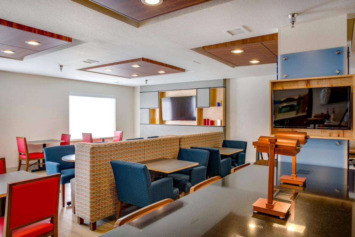 Holiday Inn Express Hotel & Suites Oklahoma City-Bethany by IHG - Housity