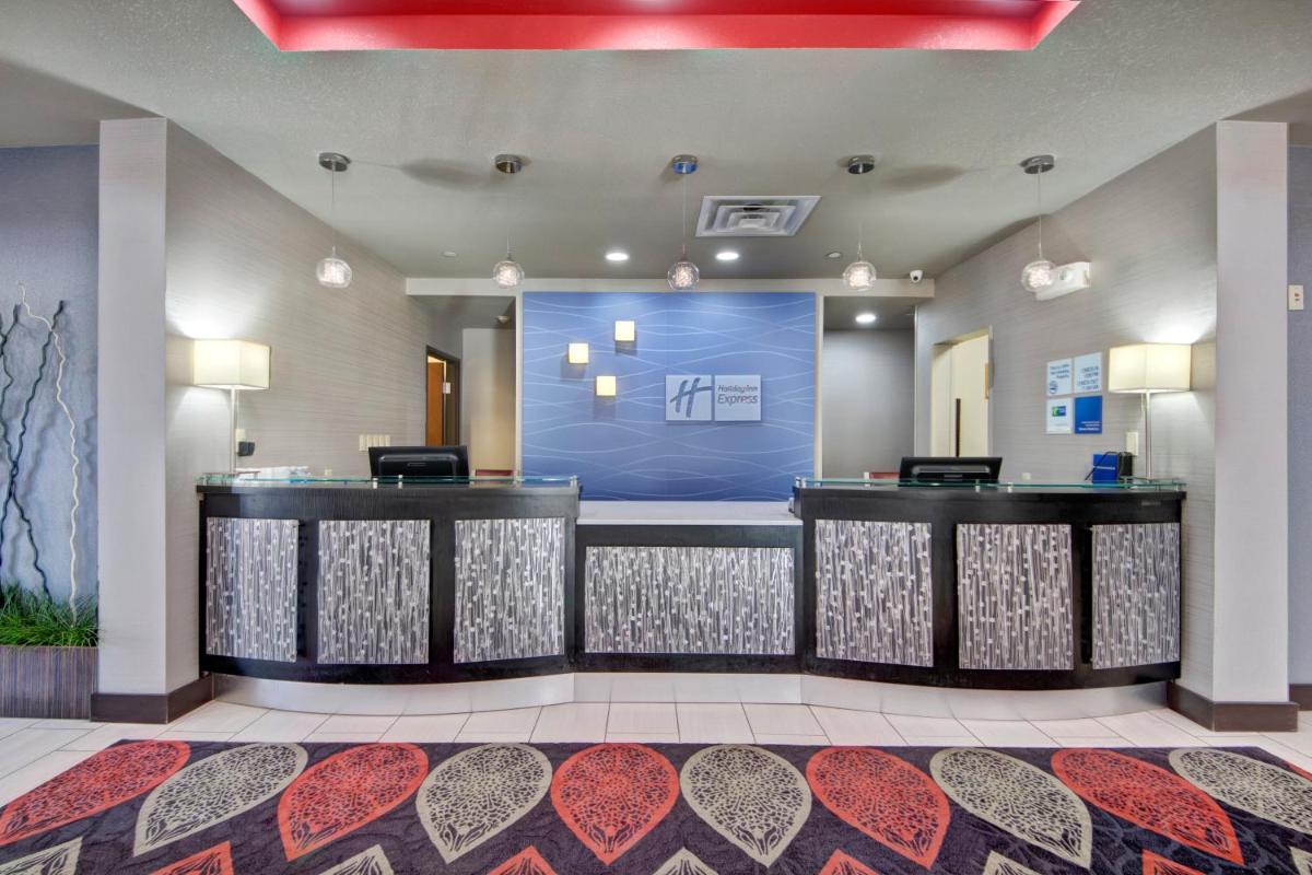 Holiday Inn Express and Suites Oklahoma City North, an IHG Hotel - Housity