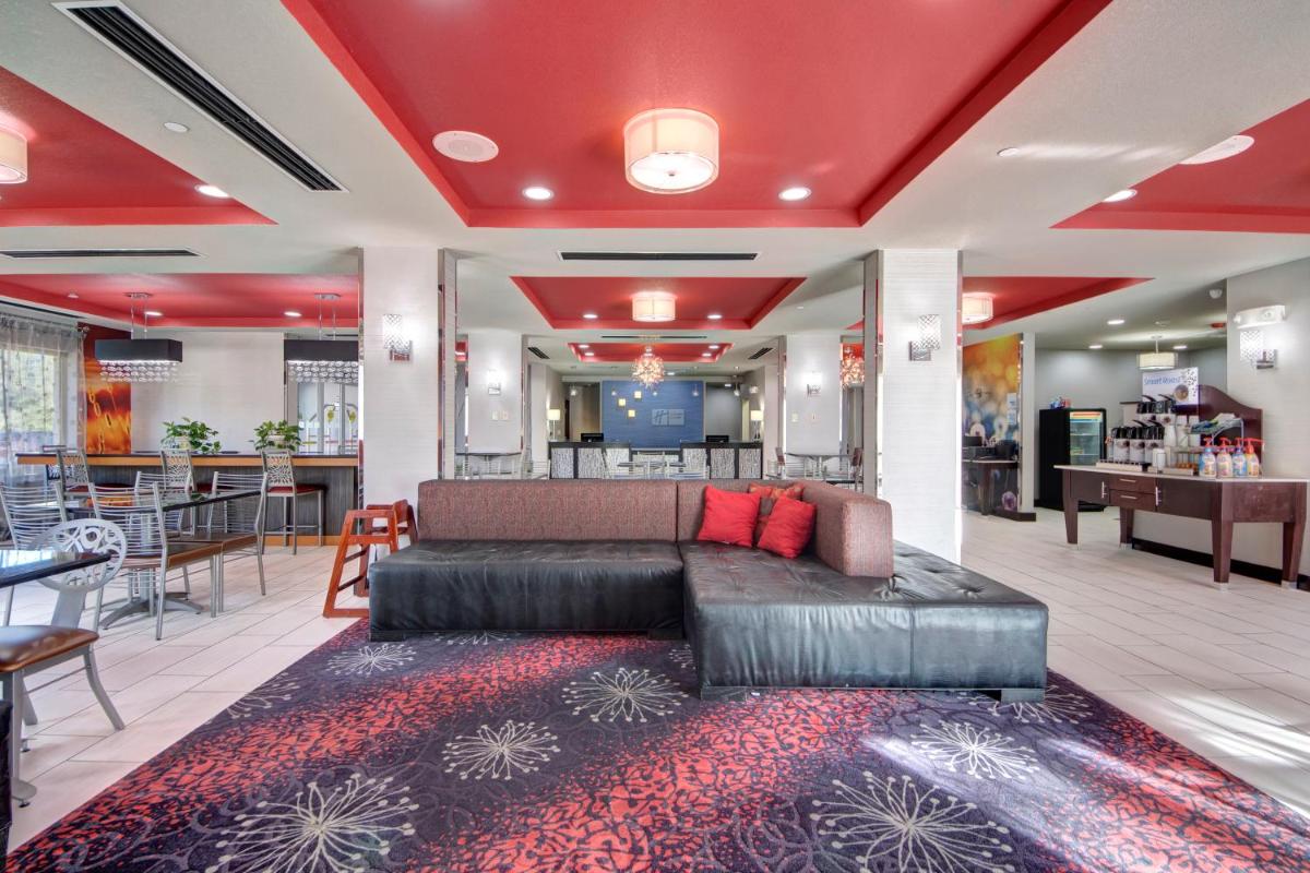 Holiday Inn Express and Suites Oklahoma City North, an IHG Hotel - Housity