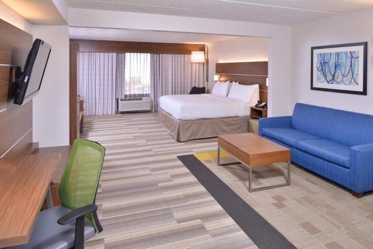 Holiday Inn Express Hotel & Suites Indianapolis Dtn-Conv Ctr, an IHG Hotel - Housity