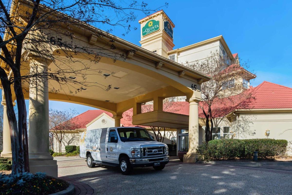 La Quinta by Wyndham Greenville Haywood - Housity