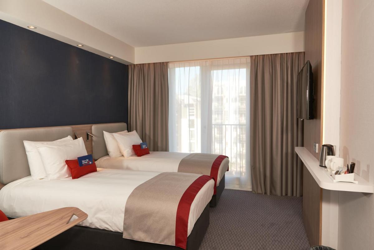 Holiday Inn Express Amsterdam - City Hall, an IHG Hotel - Housity