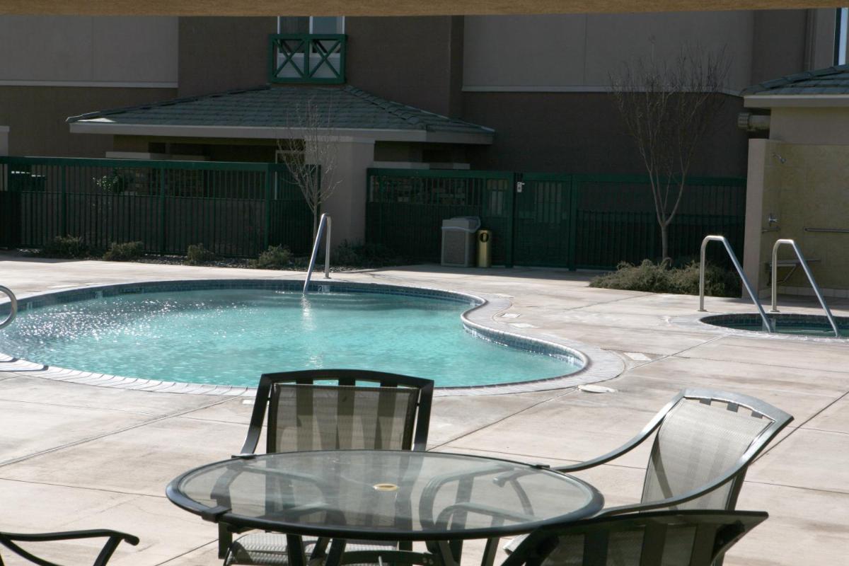 Holiday Inn Express Tehachapi by IHG - Housity