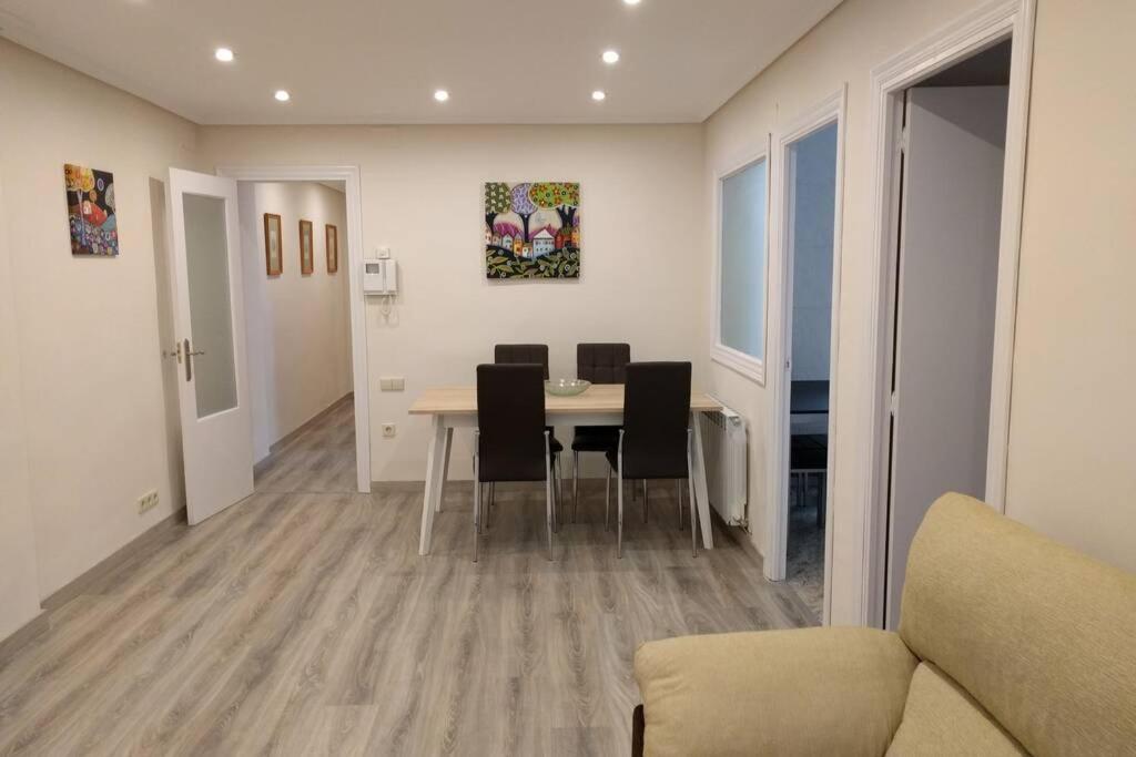 Agradable, luminoso, WIFI, junto al Ayuntamiento - Hizvo