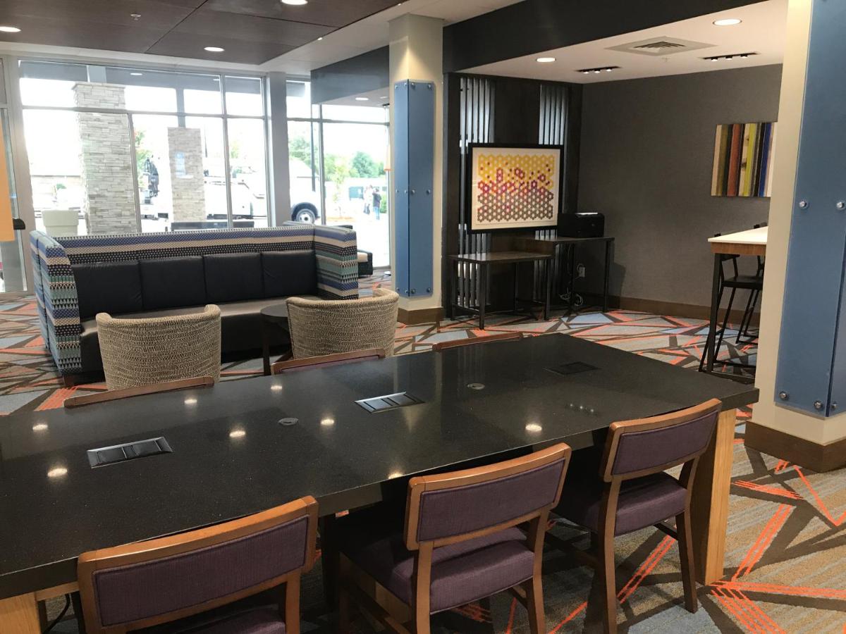 Holiday Inn Express & Suites Greenville SE - Simpsonville, an IHG Hotel - Housity