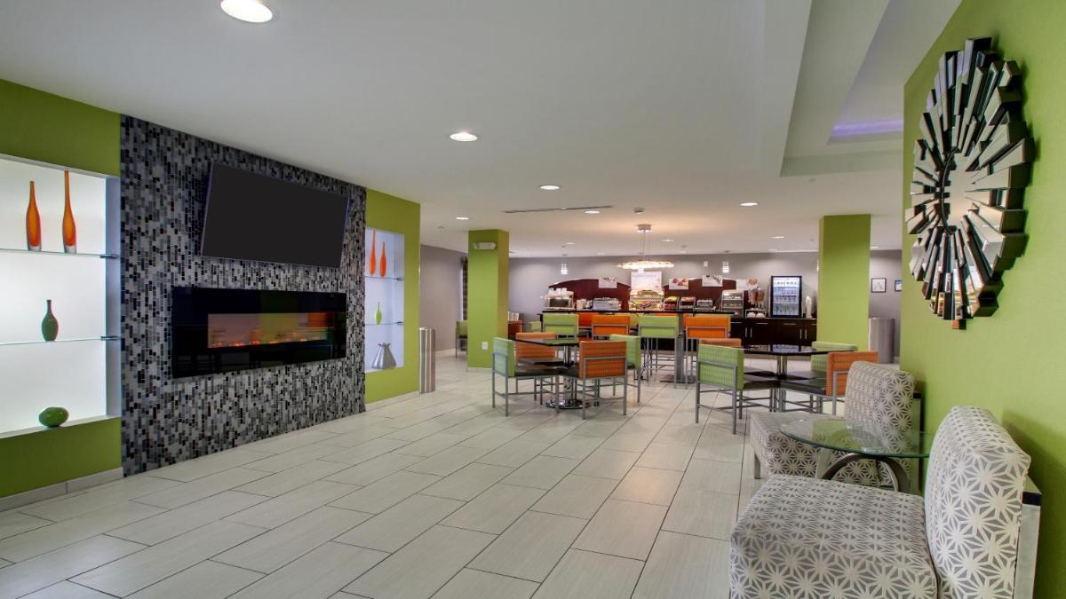 Holiday Inn Express & Suites Jackson Downtown - Coliseum, an IHG Hotel - Housity