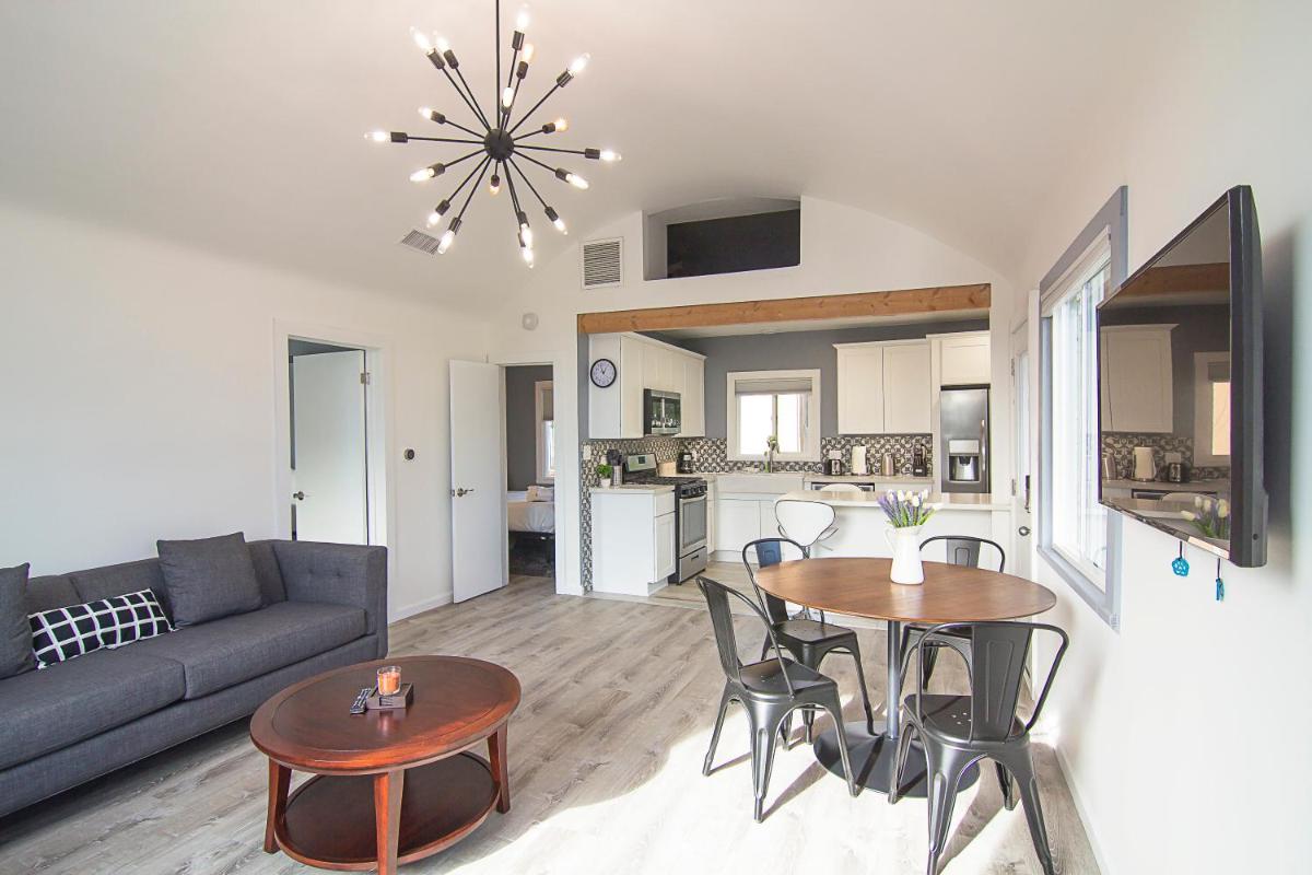 Penthouse Two at World Artists Living - Housity