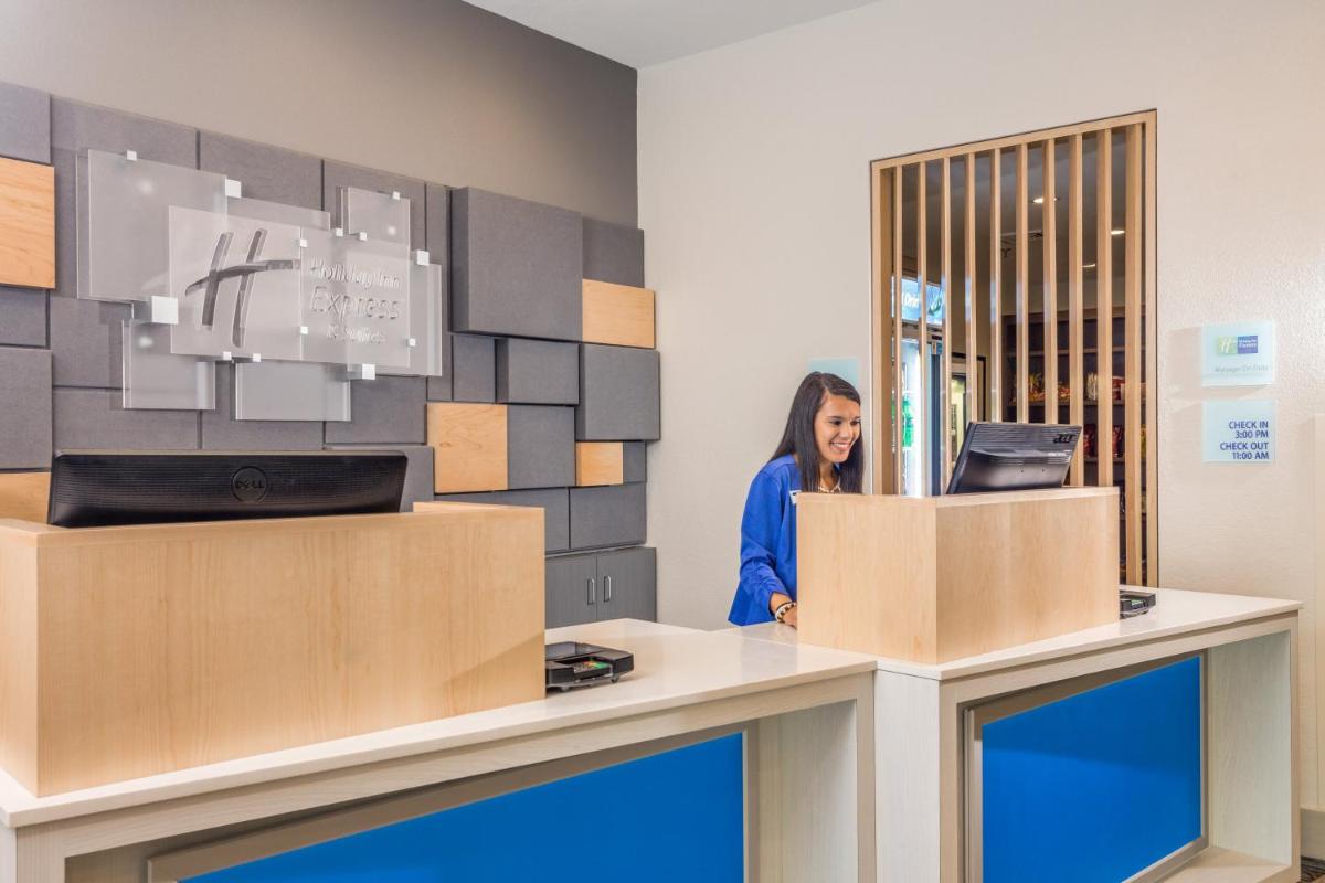 Holiday Inn Express Hotel & Suites Eau Claire North by IHG - Housity