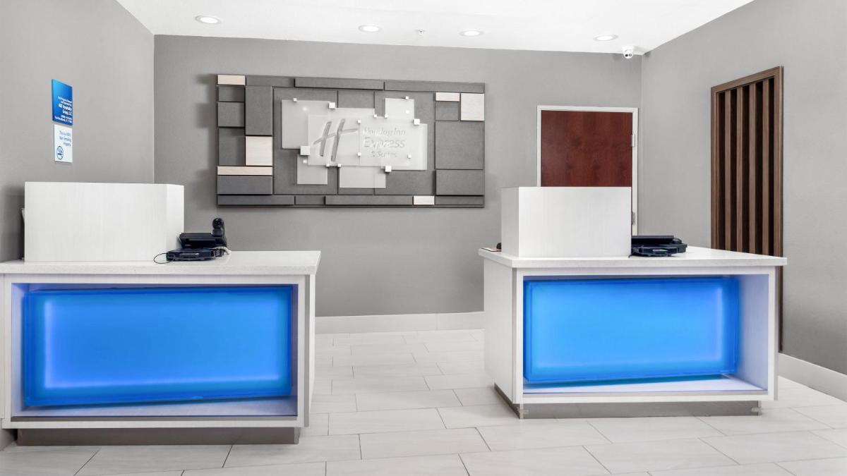 Holiday Inn Express Hotel and Suites Conroe, an IHG Hotel - Housity
