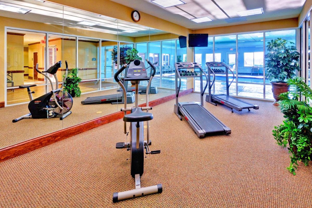 Holiday Inn Express Hotel & Suites Millington-Memphis Area by IHG - Housity