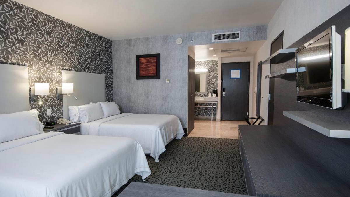 Holiday Inn Express & Suites Queretaro by IHG - Housity