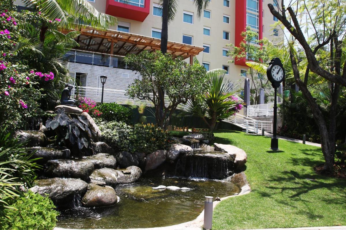Suitetrails - Holiday Inn Express & Suites Cuernavaca, an IHG Hotel