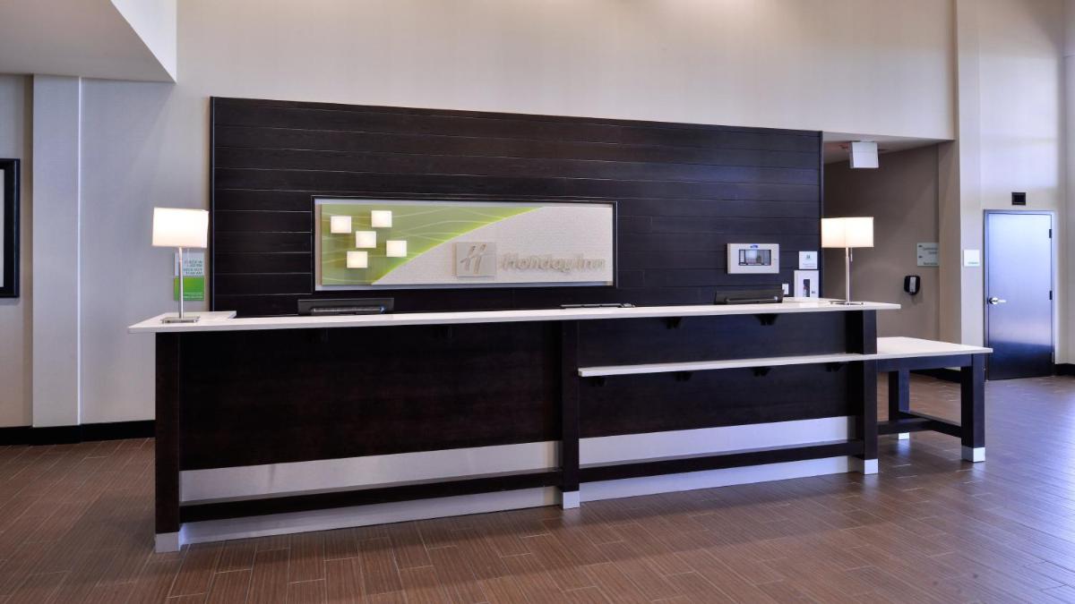 Holiday Inn Hotel & Suites Edmonton Airport Conference Centre by IHG - Housity