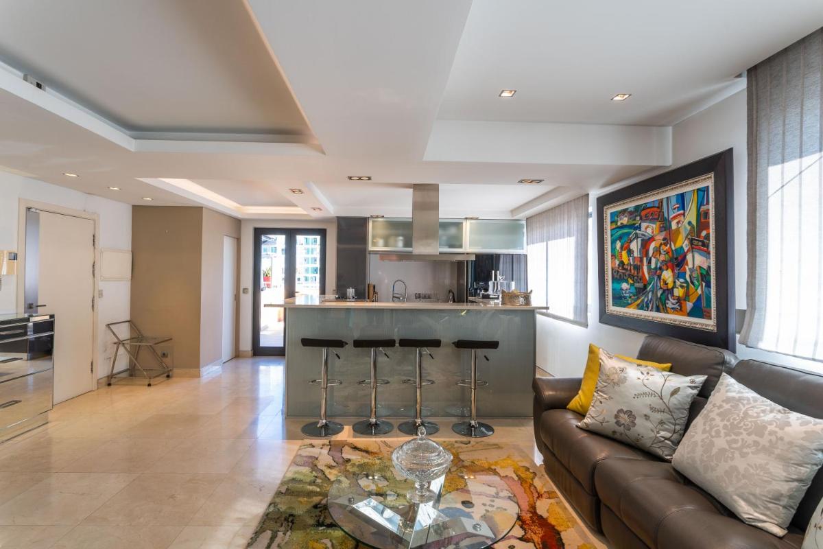 FLH Funchal Sea View Penthouse - Housity