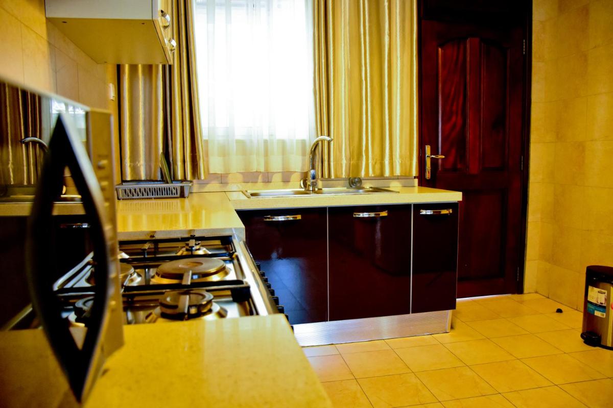 Lake View Apartments - Housity