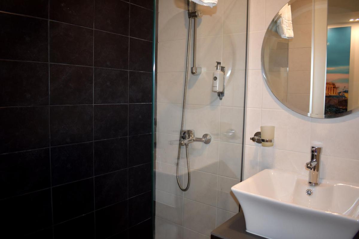 Suitetrails - Athenian Montaza Hotel