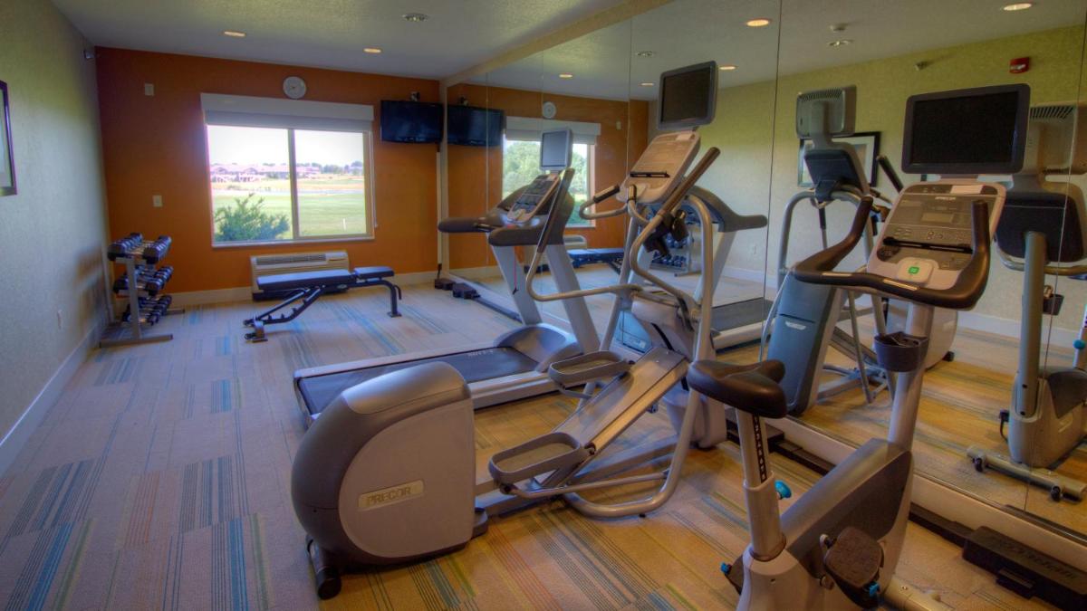 Holiday Inn Express & Suites Sioux Center by IHG - Housity