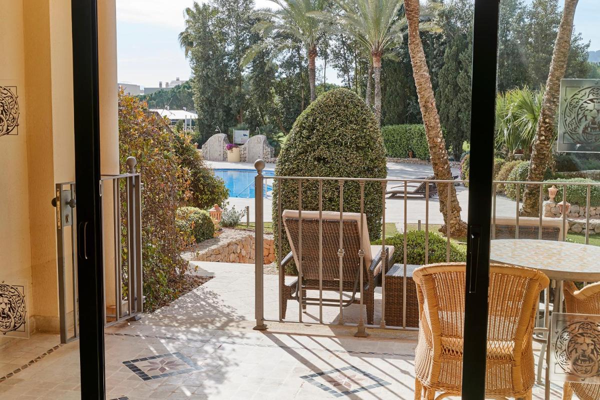Jardín al aire libre en Steigenberger Hotel and Resort Camp de Mar