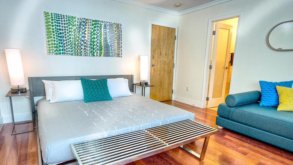 The Traymore - Housity