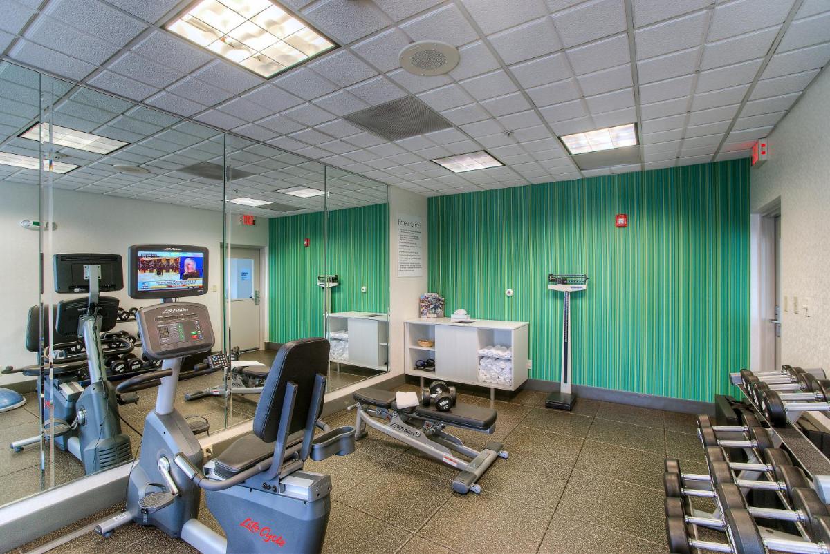 Holiday Inn Express & Suites Tempe by IHG - Housity