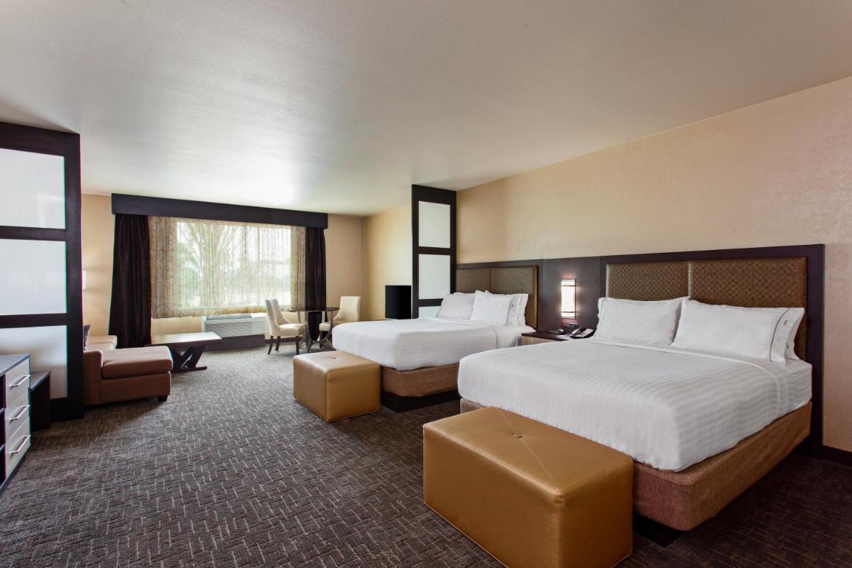 Holiday Inn Express & Suites Anaheim Resort Area by IHG - Housity