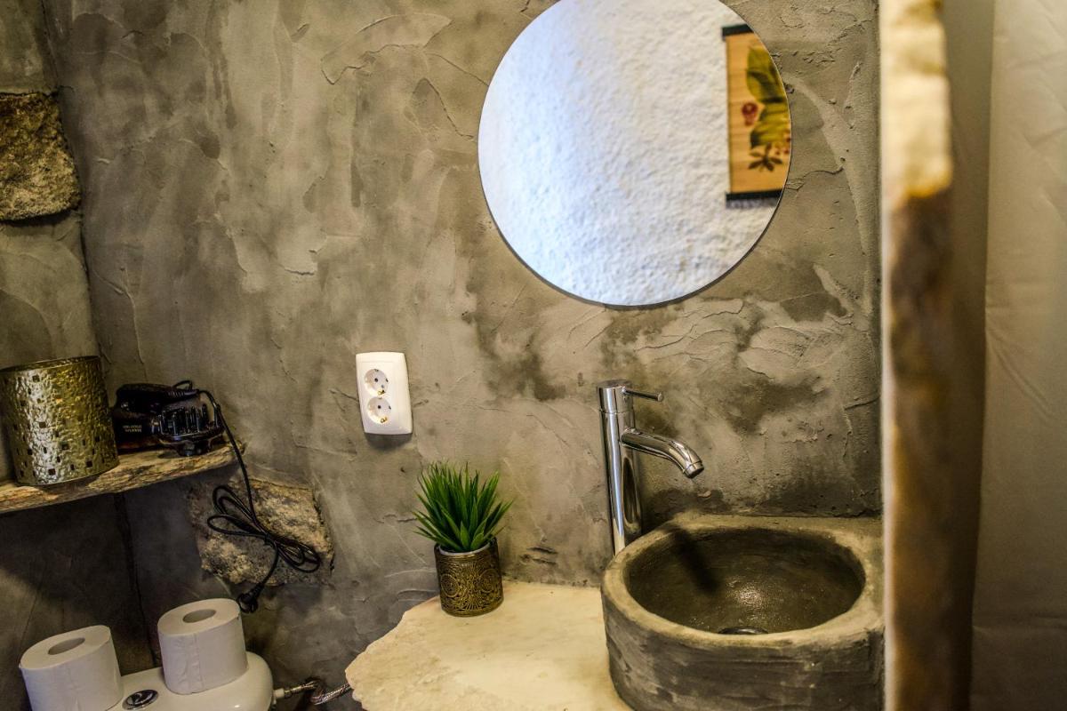 Casa Rico Frade Garden - Housity
