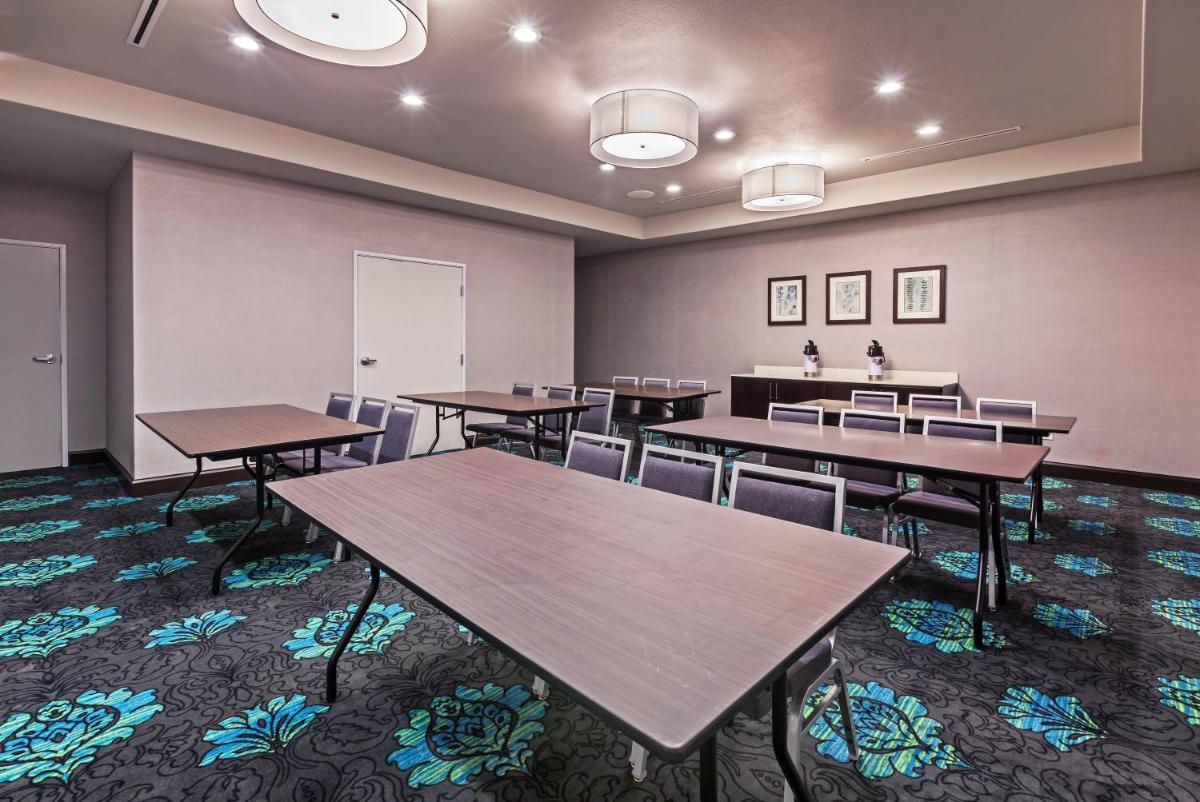 Holiday Inn Express and Suites Killeen-Fort Hood Area, an IHG Hotel - Housity