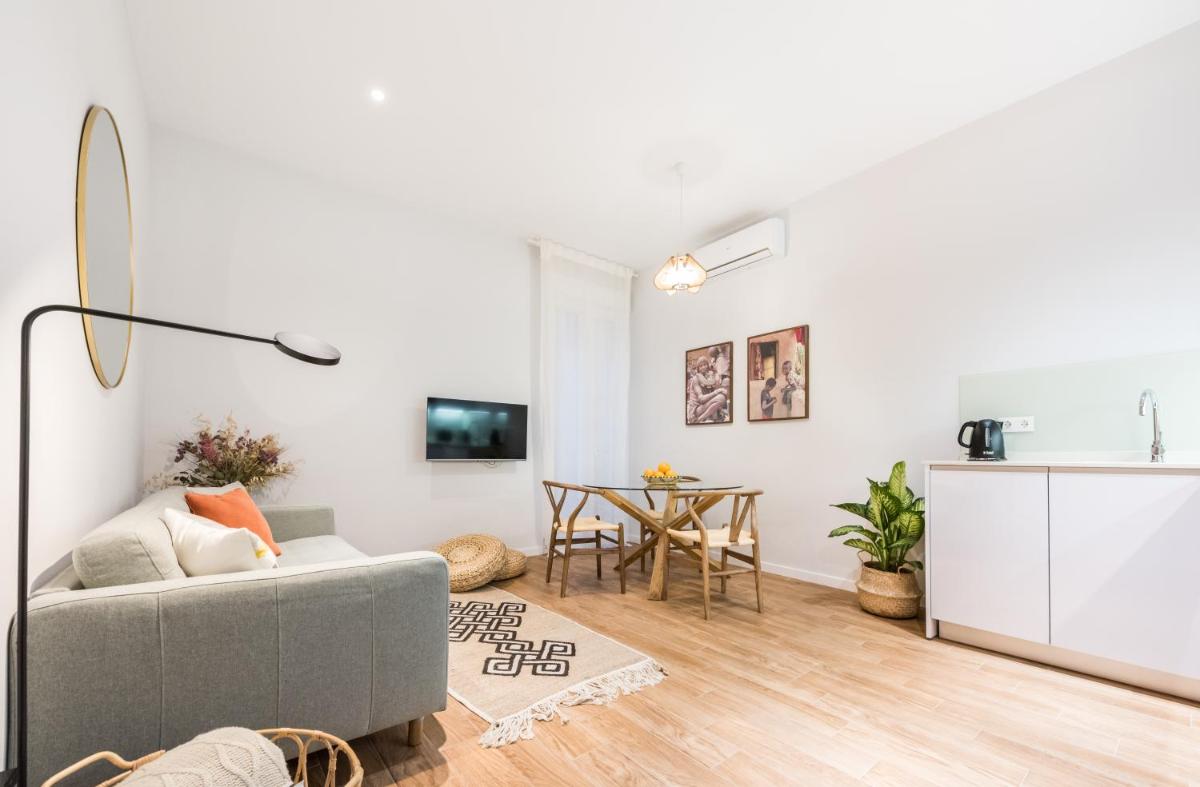 NEW DESIGN APARTMENT BARRIO DE LAS LETRAS - Hizvo