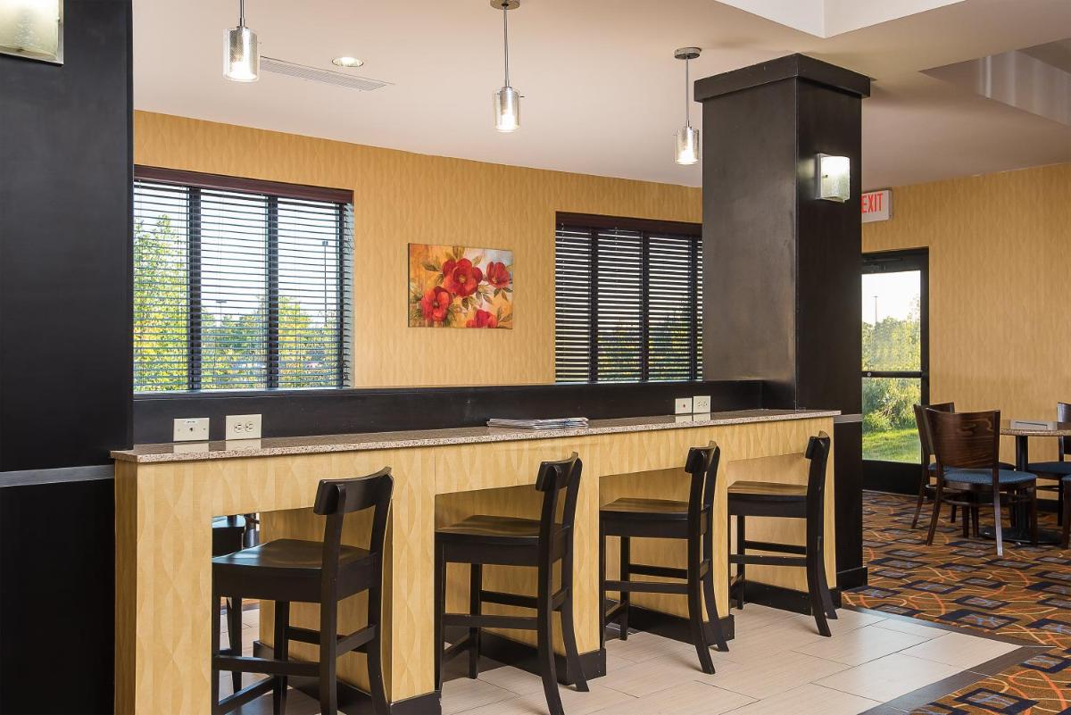 Holiday Inn Express and Suites Lafayette East, an IHG Hotel - Housity