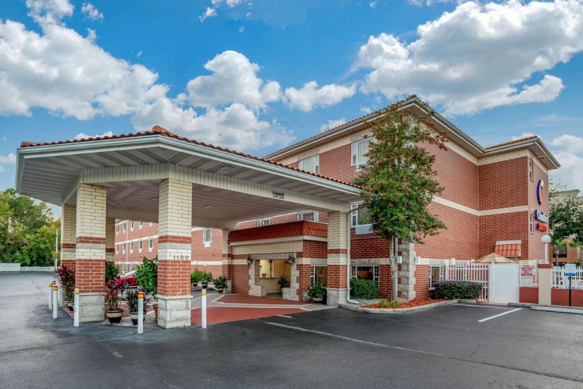 Comfort Suites Jacksonville Airport - Housity