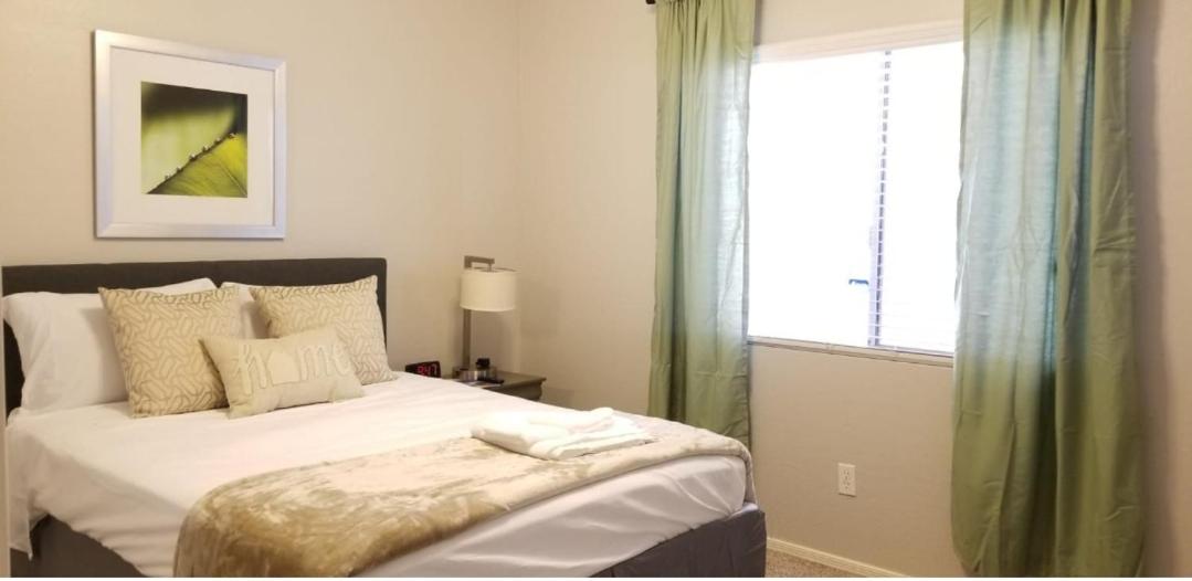 Phoenix I, Minutes to Airport and Downtown - Housity
