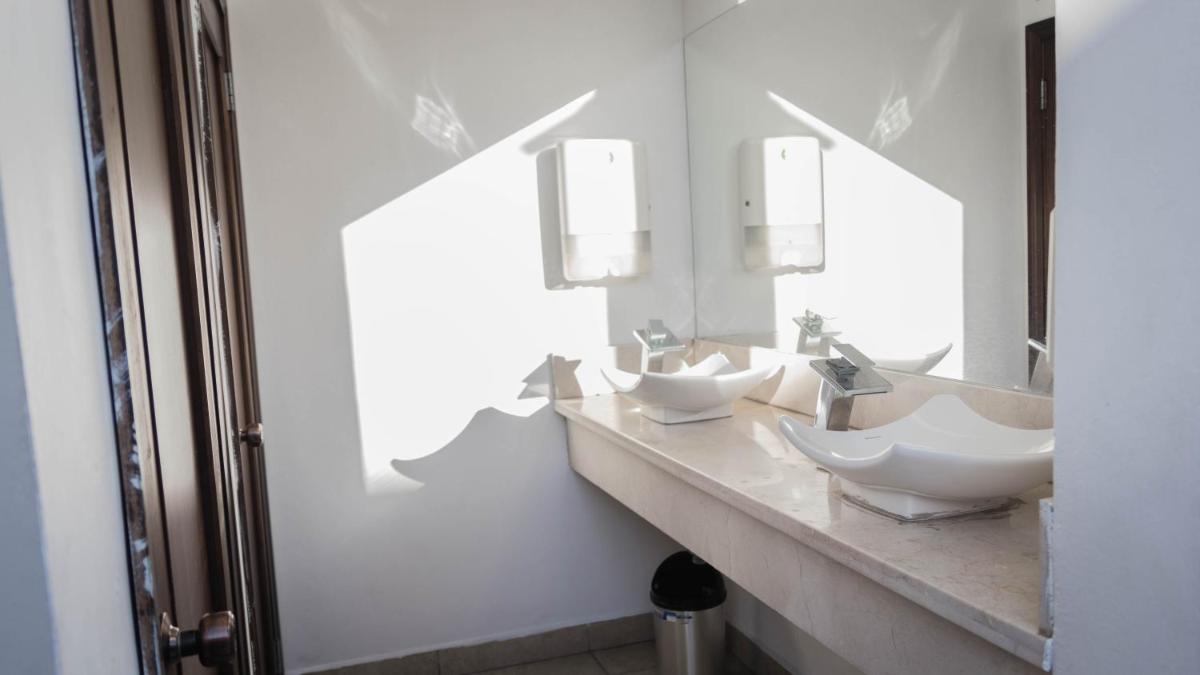 Suitetrails - Modern Condo, Great location!