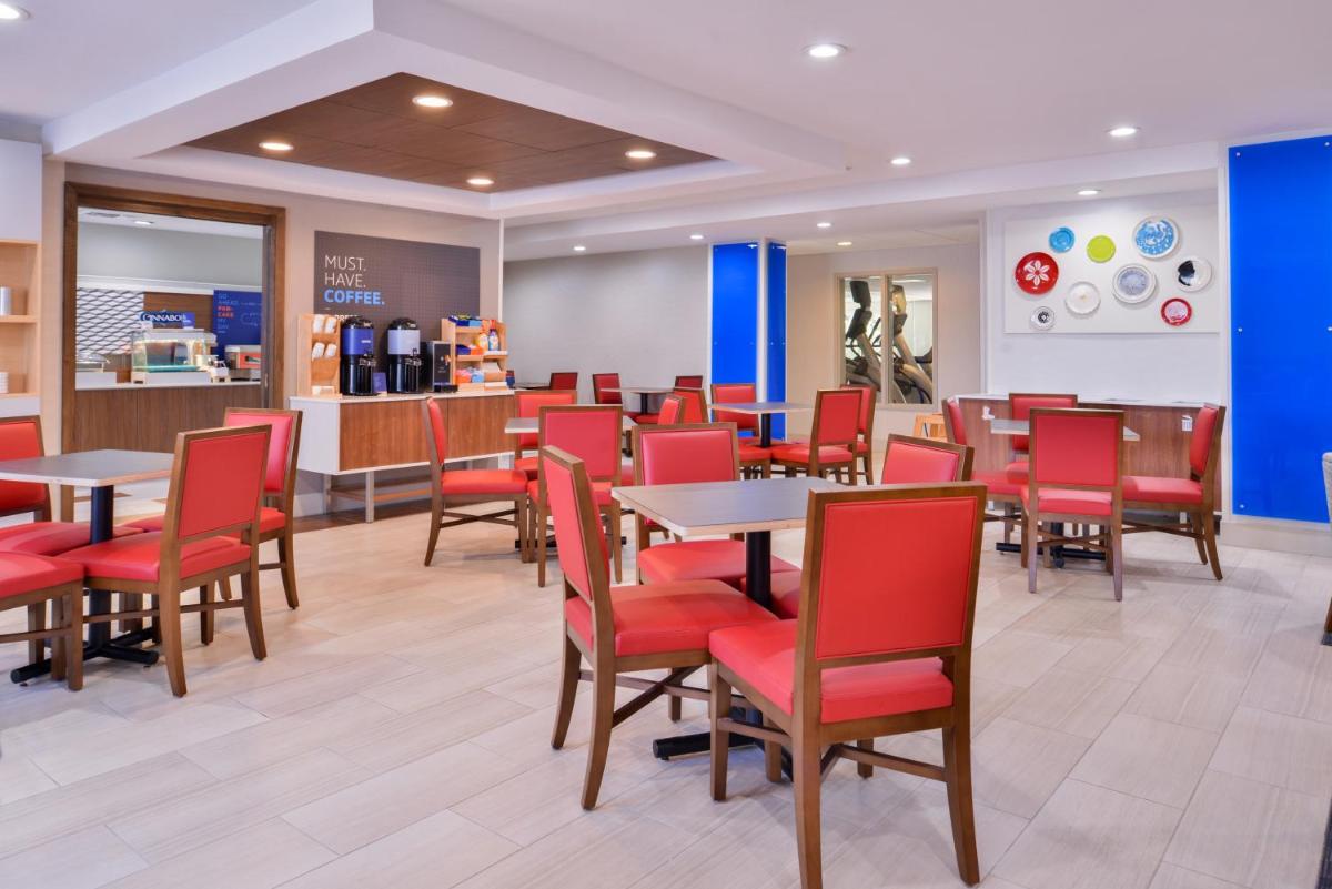 Holiday Inn Express & Suites Selma by IHG - Housity
