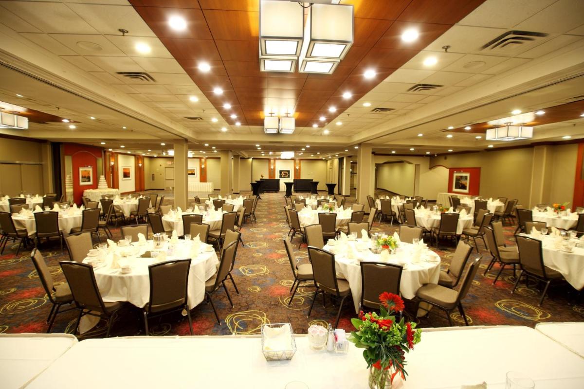 Holiday Inn & Suites Duluth-Downtown, an IHG Hotel - Housity