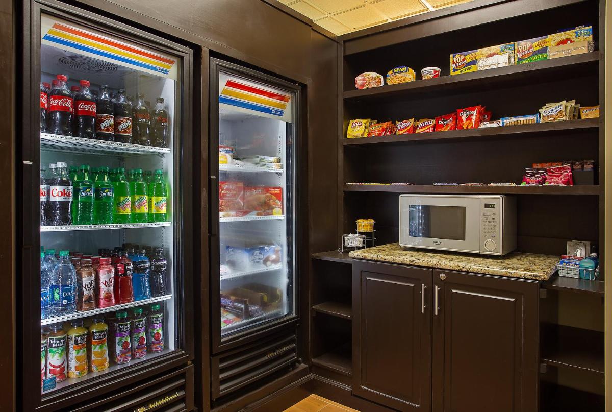 Holiday Inn Express & Suites Murphy by IHG - Housity