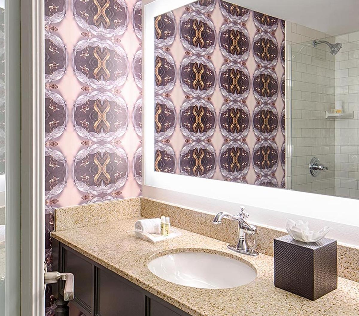 Holiday Inn Hotel French Quarter-Chateau Lemoyne, an IHG Hotel - Housity