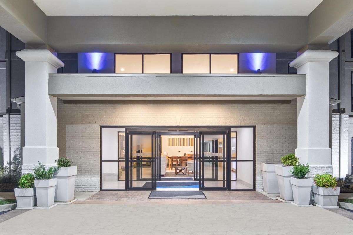 Holiday Inn Express Hotels & Suites Greenville-Spartanburg/Duncan, an IHG Hotel - Housity