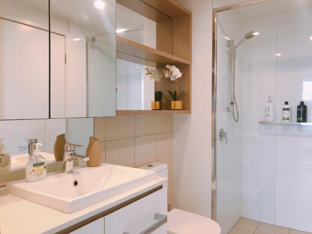 South Bank Riverfront Spice Apartment - Housity