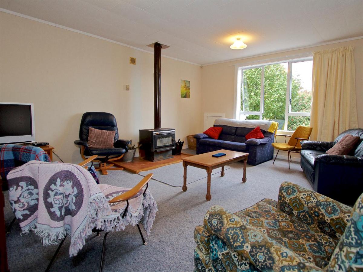 St Marys Vicarage Retreat - Raetihi Holiday Home - Housity