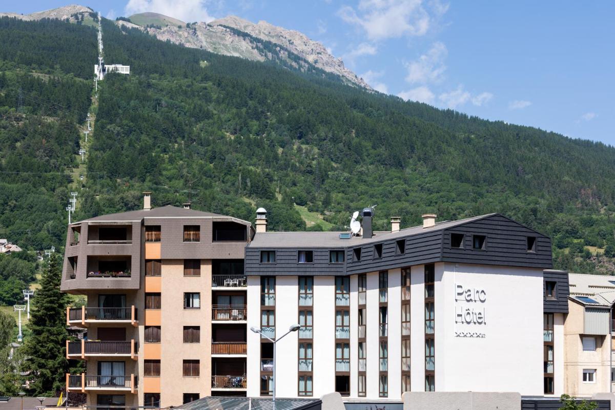 Vue générale sur la montagne ou vue sur la montagne depuis l'hôtel