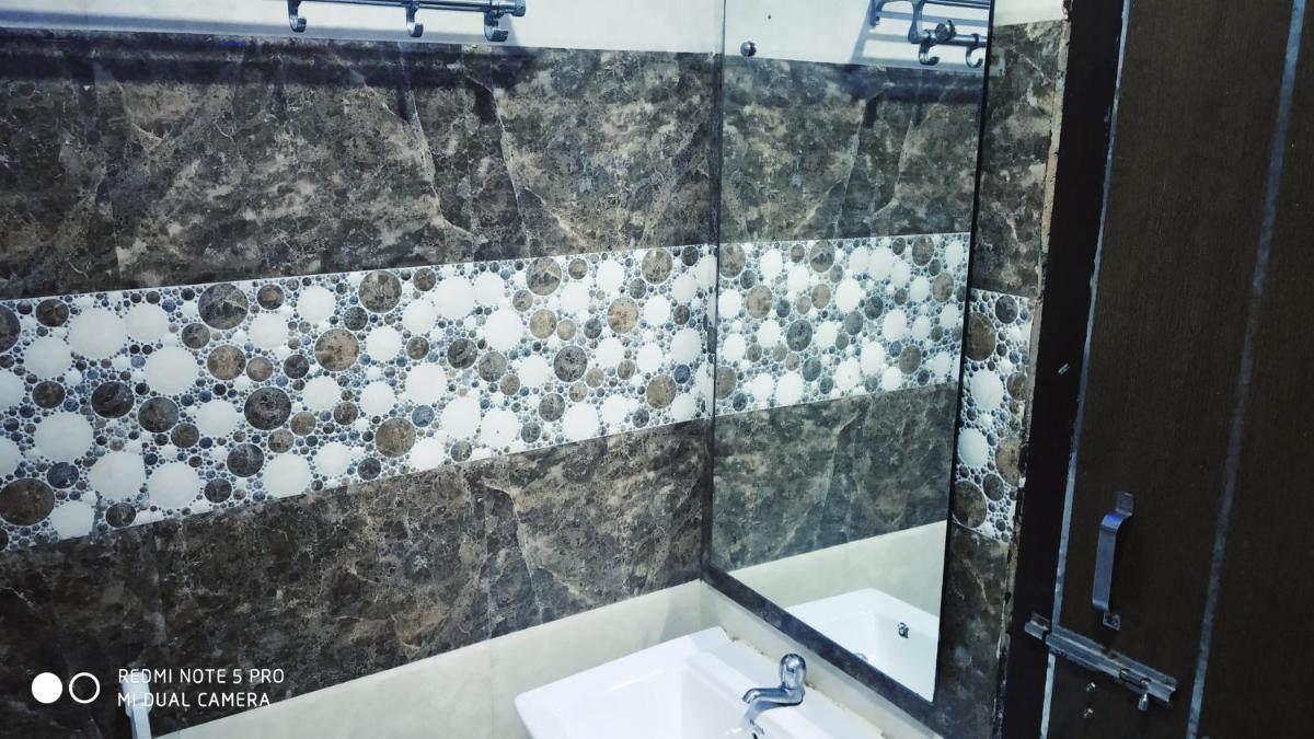 Hotel Ravi Agra - Housity